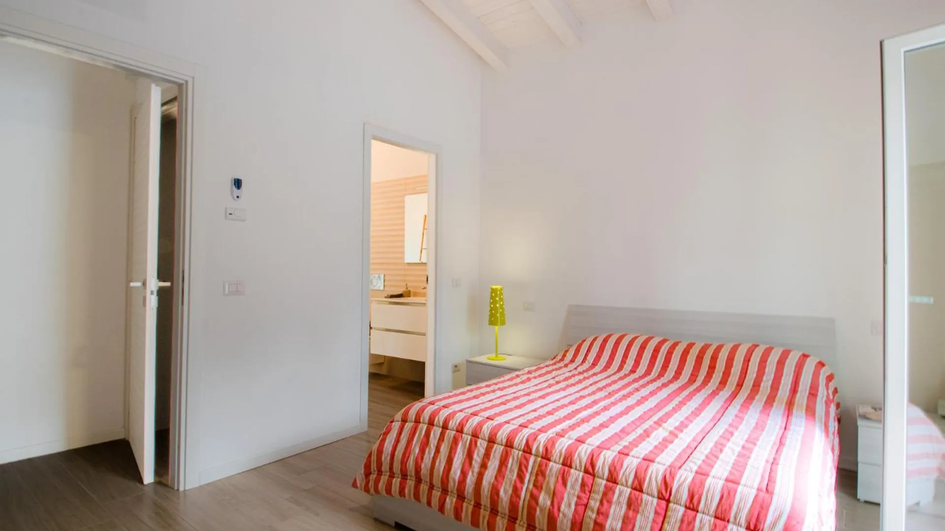 Green Woody Home Rome Holiday home